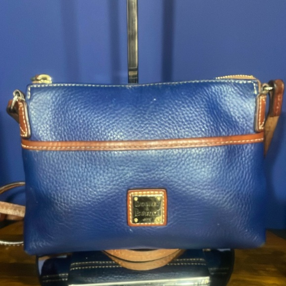 Dooney & Bourke Crossbody Bag - Picture 1 of 10